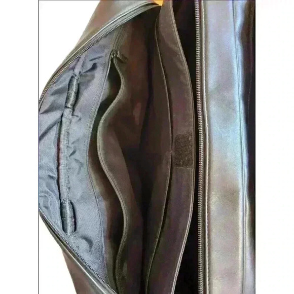 Hartmann Black Leather Expandable 3 Pocket Zip‎ Briefcase Shoulder Travel MINT - Picture 9 of 16